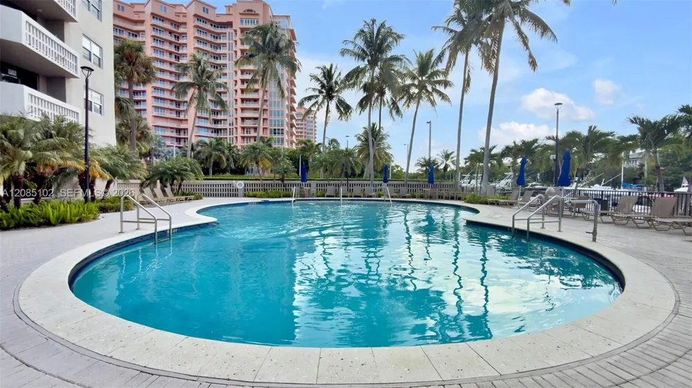 90 Edgewater Dr #PH10 Coral Gables, FL 33133