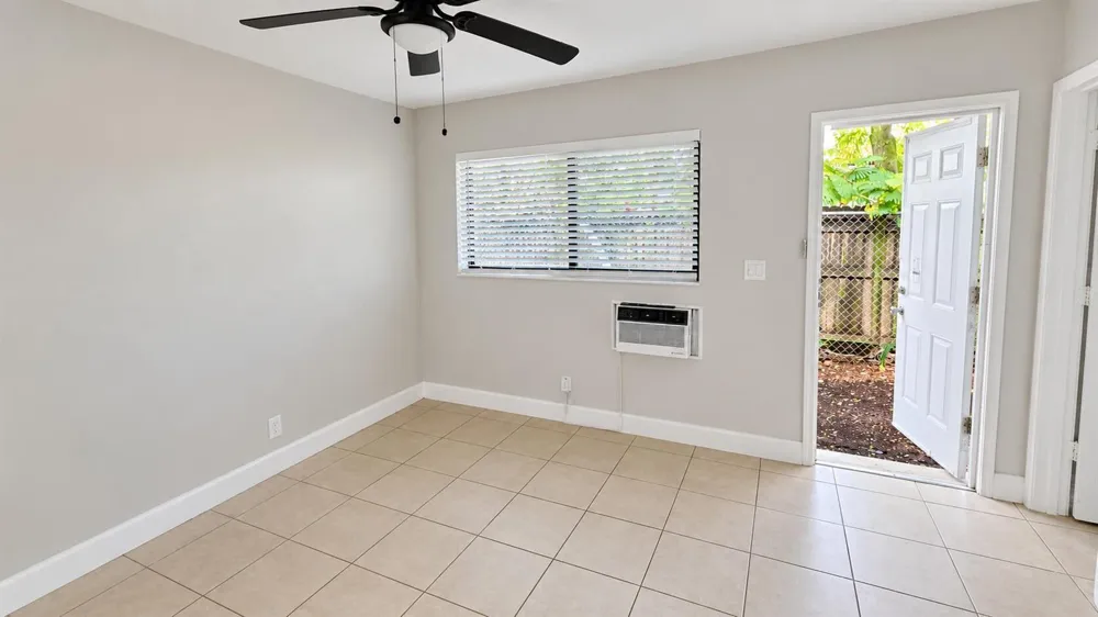 435 NW 41st Street #2 Oakland Park, FL 33309