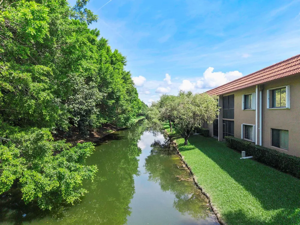 435 LAKEVIEW DRIVE #104 Weston, FL 33326