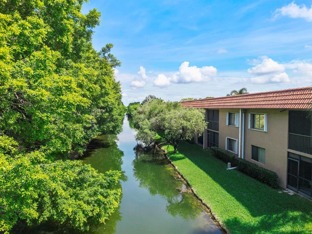 435 LAKEVIEW DRIVE #104 Weston, FL 33326
