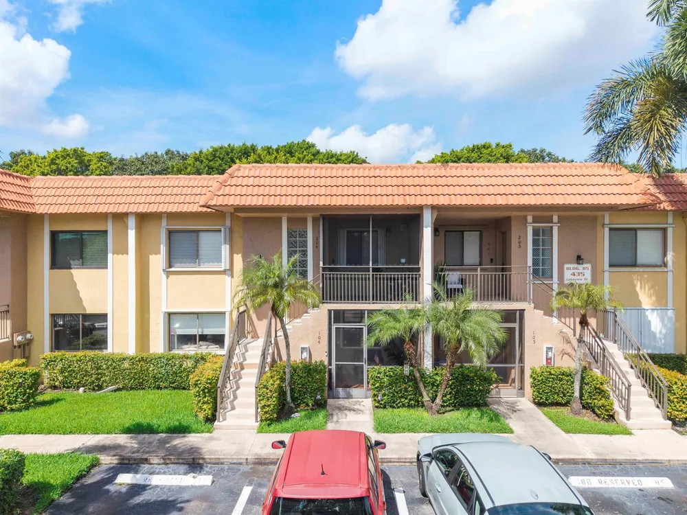 435 LAKEVIEW DRIVE #104 Weston, FL 33326