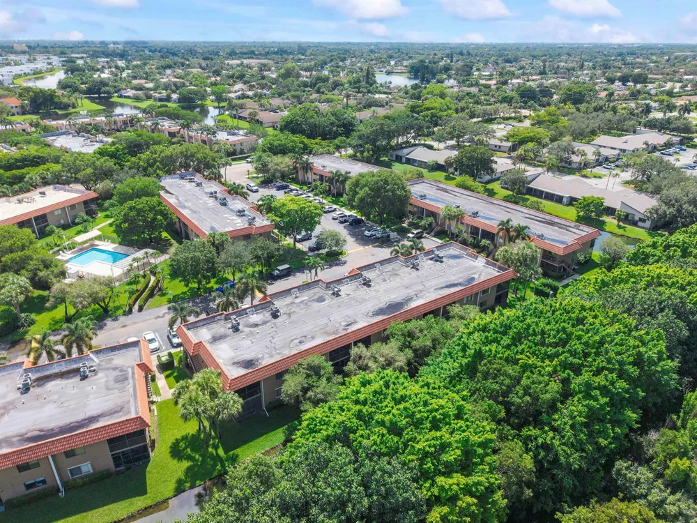 435 LAKEVIEW DRIVE #104 Weston, FL 33326