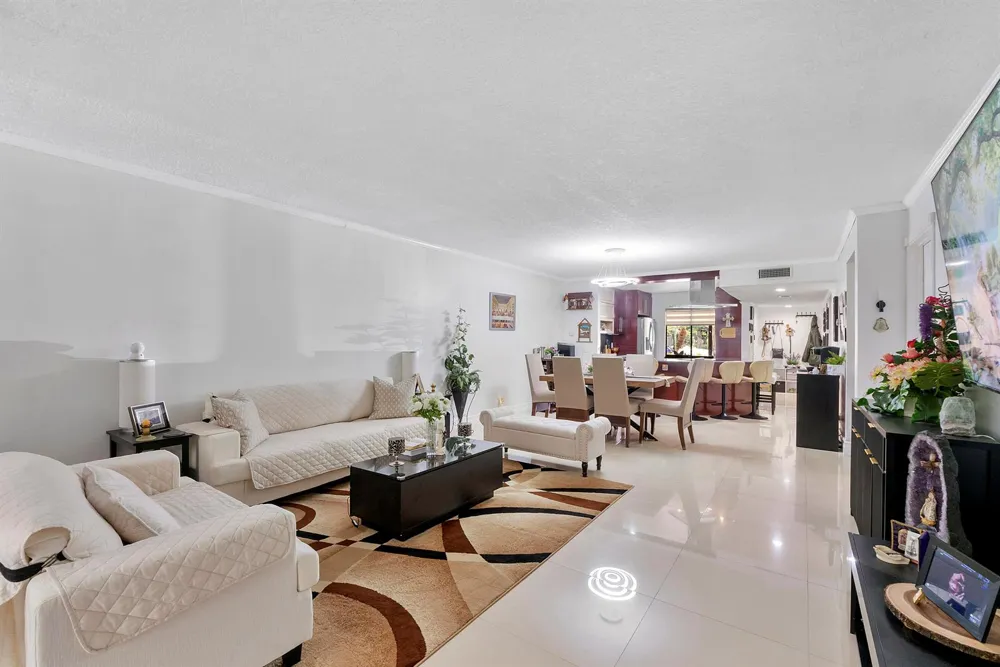 435 LAKEVIEW DRIVE #104 Weston, FL 33326
