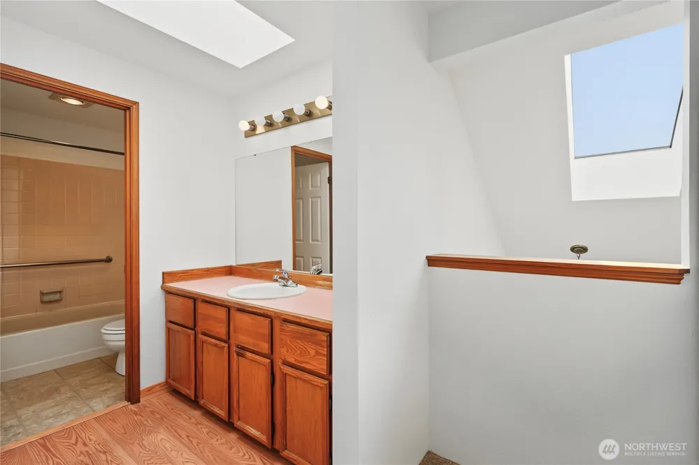 422 S 329th Lane Federal Way, WA 98003