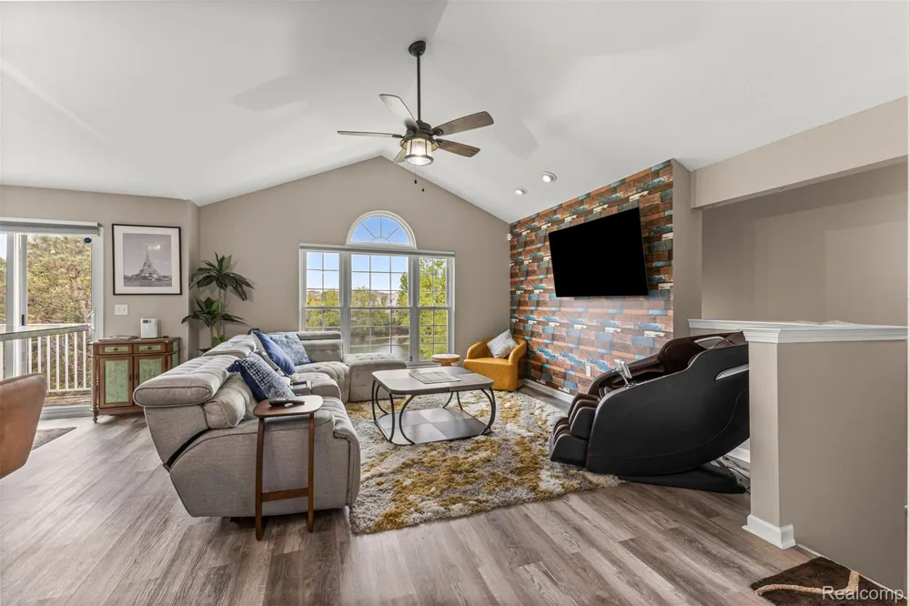 16015 Morningside Northville Township, MI 48168