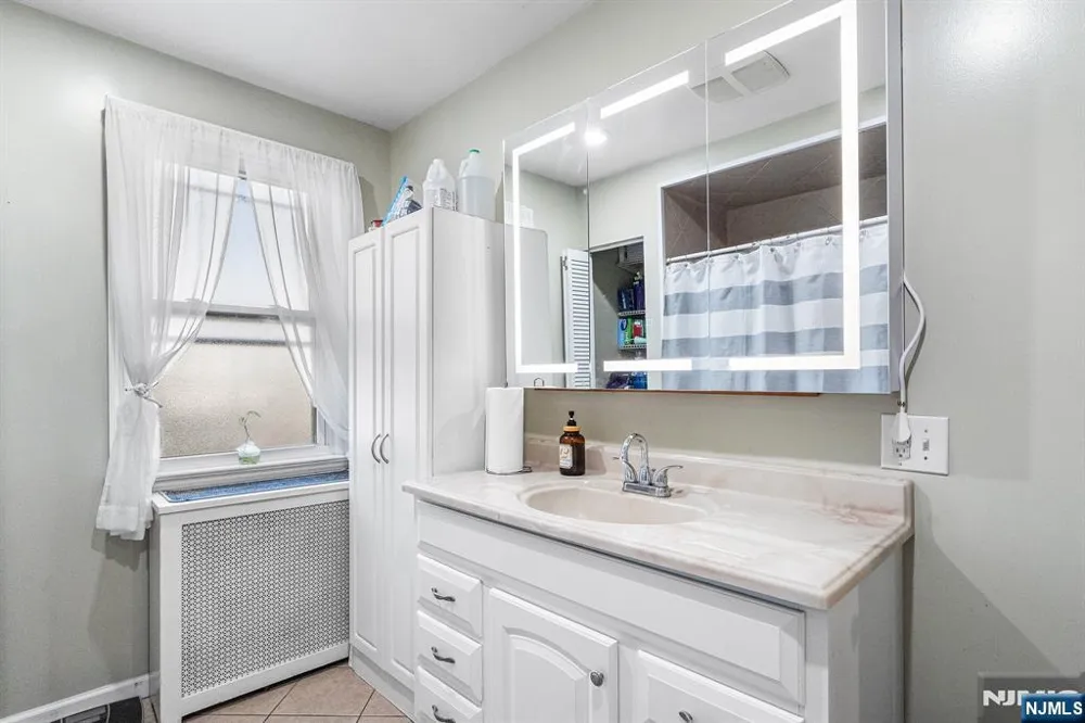 119 W 21st Street Bayonne, NJ 07002