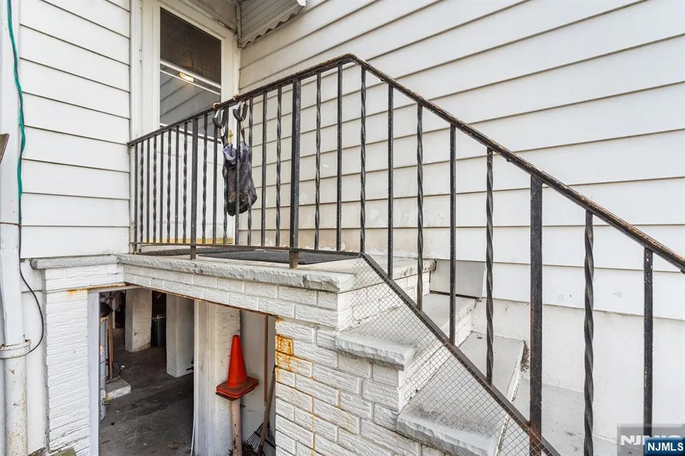 119 W 21st Street Bayonne, NJ 07002