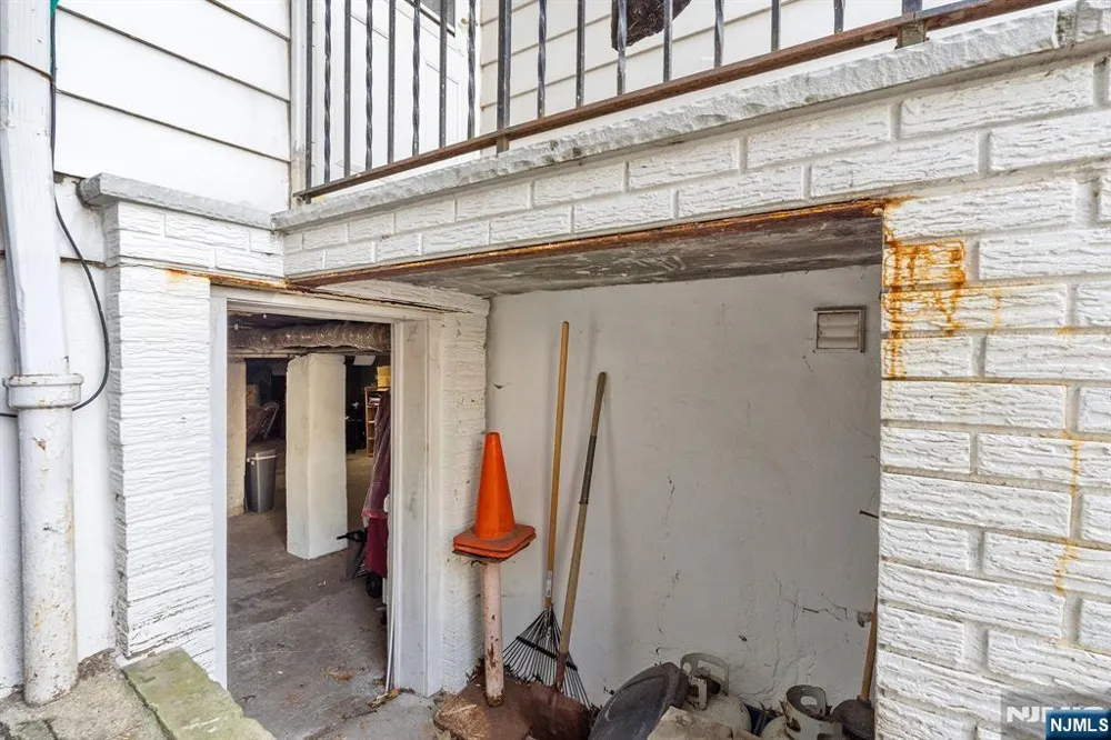 119 W 21st Street Bayonne, NJ 07002