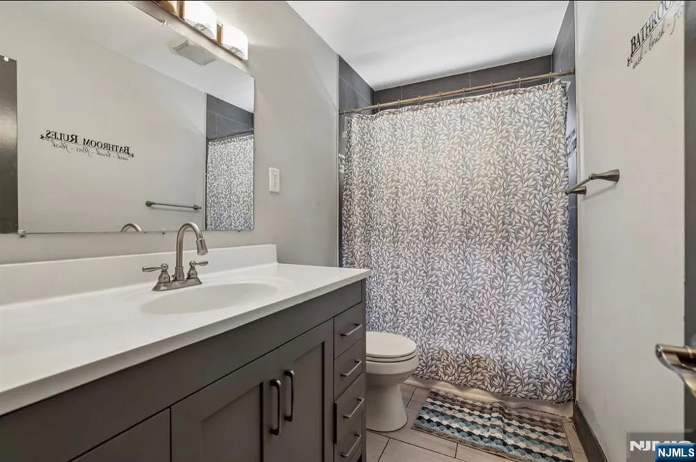 382 Amherst Street East Orange, NJ 07018