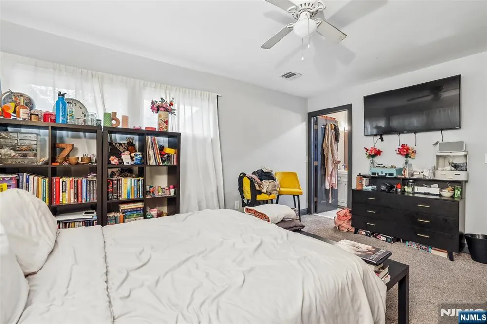 382 Amherst Street East Orange, NJ 07018