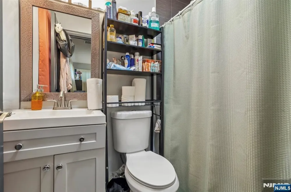 382 Amherst Street East Orange, NJ 07018