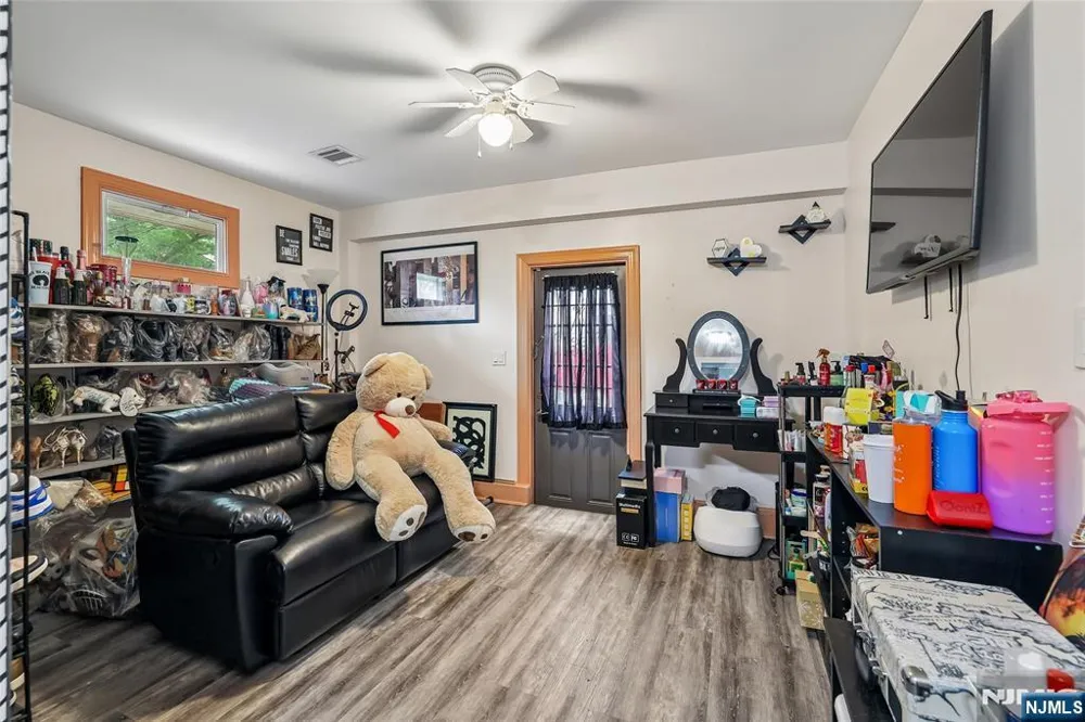 382 Amherst Street East Orange, NJ 07018