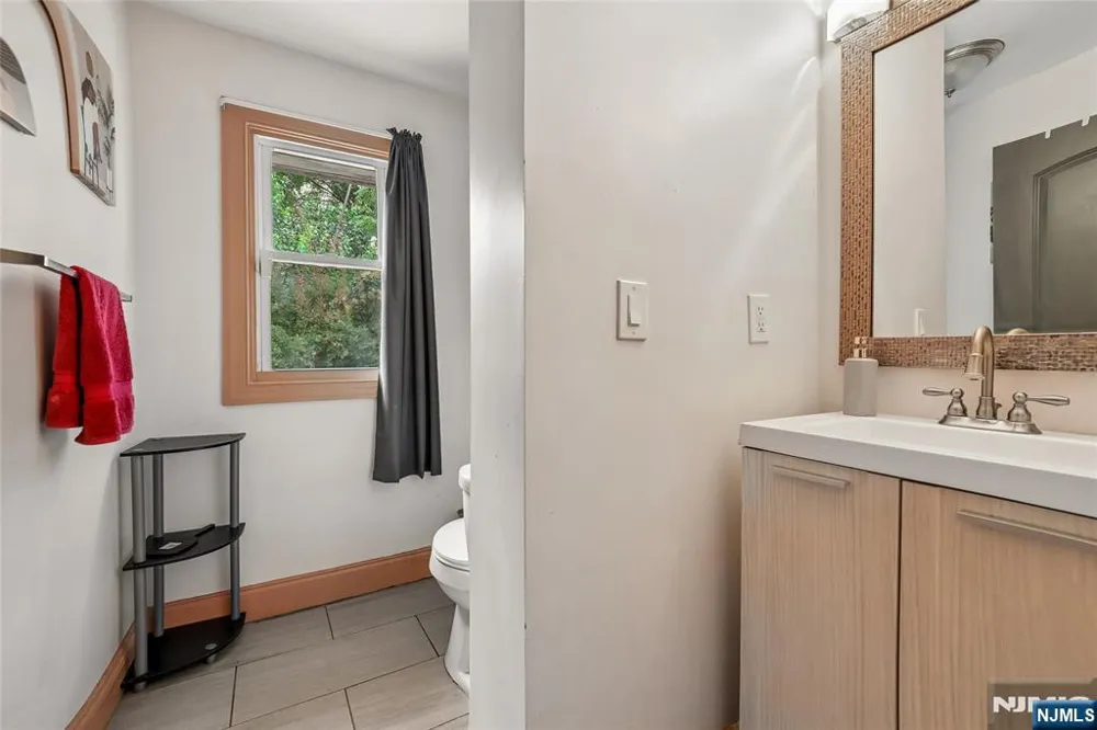 382 Amherst Street East Orange, NJ 07018