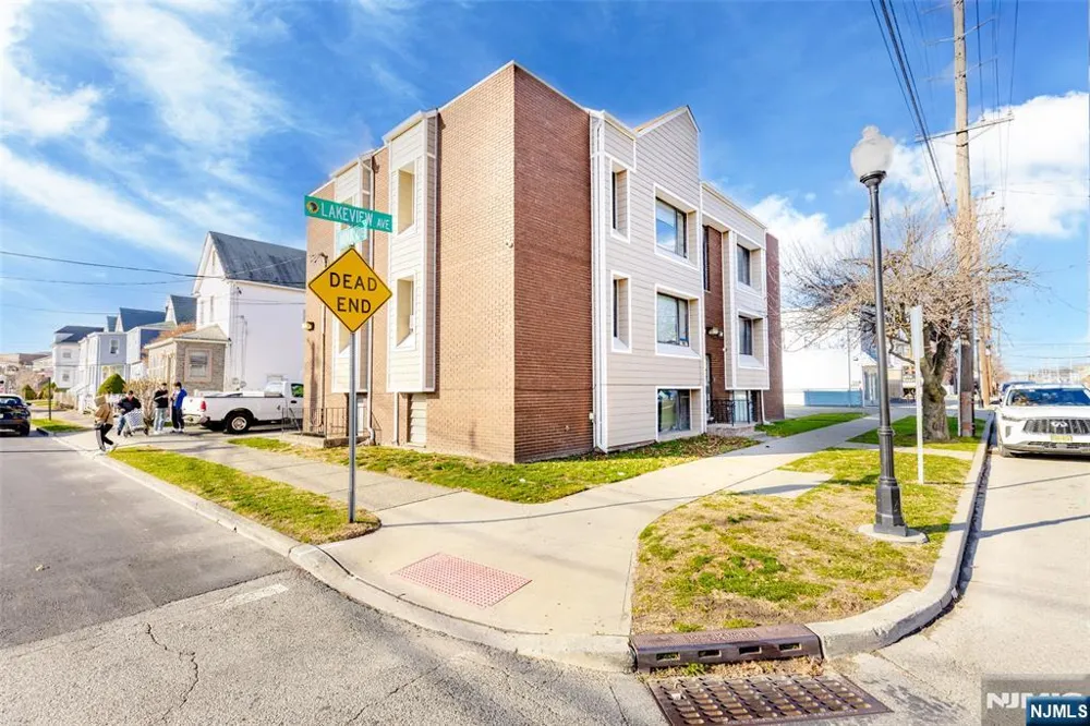 100 Lakeview Avenue 1A Clifton, NJ 07011