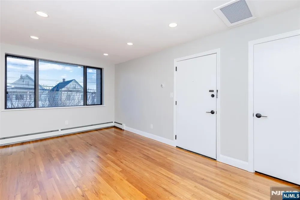 100 Lakeview Avenue 1A Clifton, NJ 07011