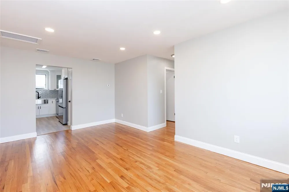 100 Lakeview Avenue 1A Clifton, NJ 07011