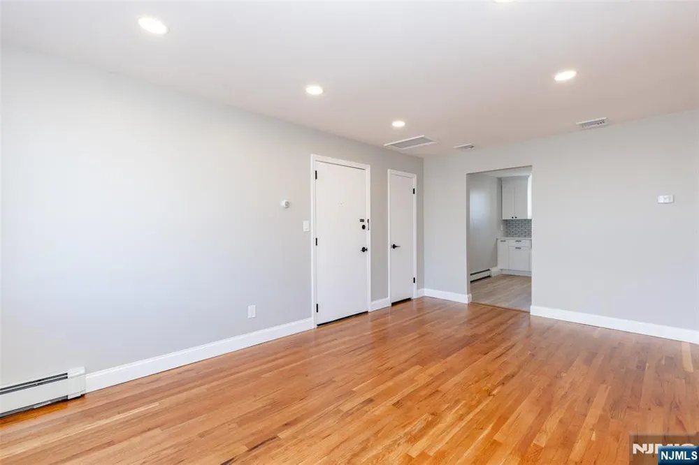 100 Lakeview Avenue 1A Clifton, NJ 07011