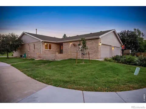 1633 Northbrook Court