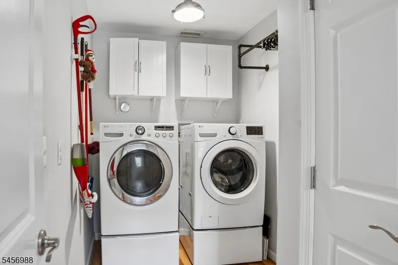 41 Forest Ter Wayne, NJ 07470