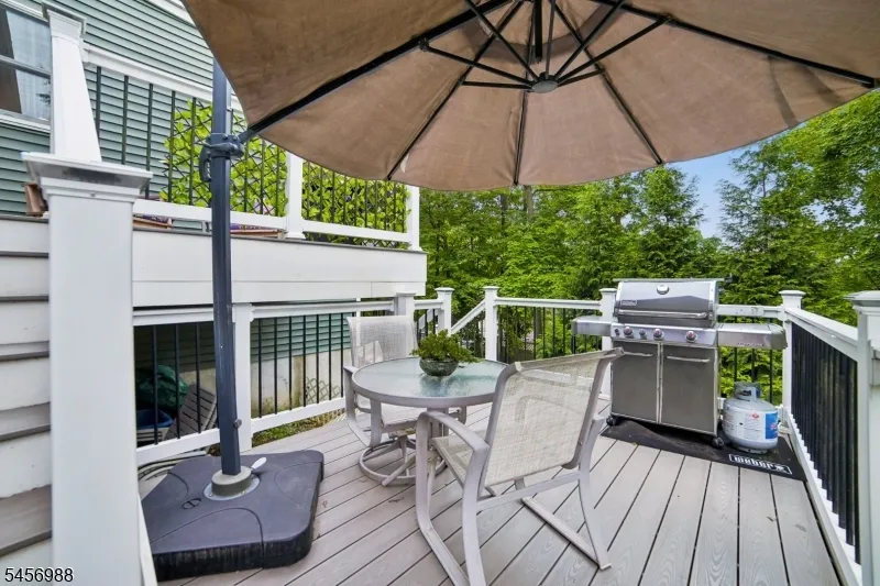 41 Forest Ter Wayne, NJ 07470