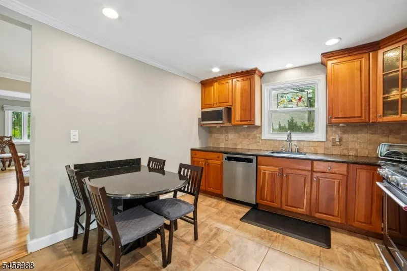41 Forest Ter Wayne, NJ 07470