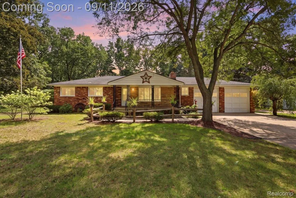 9985 Cedar Island Road White Lake Charter Township, MI 48386