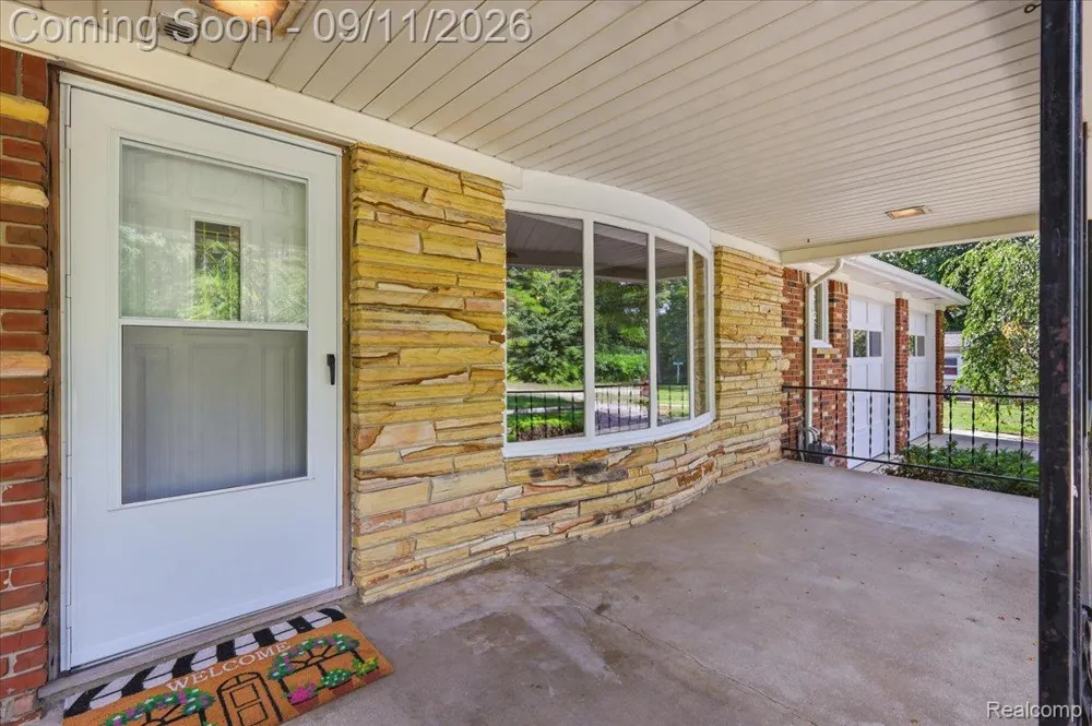 9985 Cedar Island Road White Lake Charter Township, MI 48386