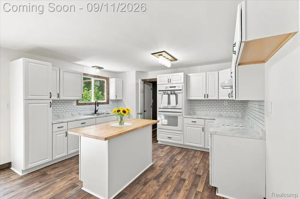 9985 Cedar Island Road White Lake Charter Township, MI 48386