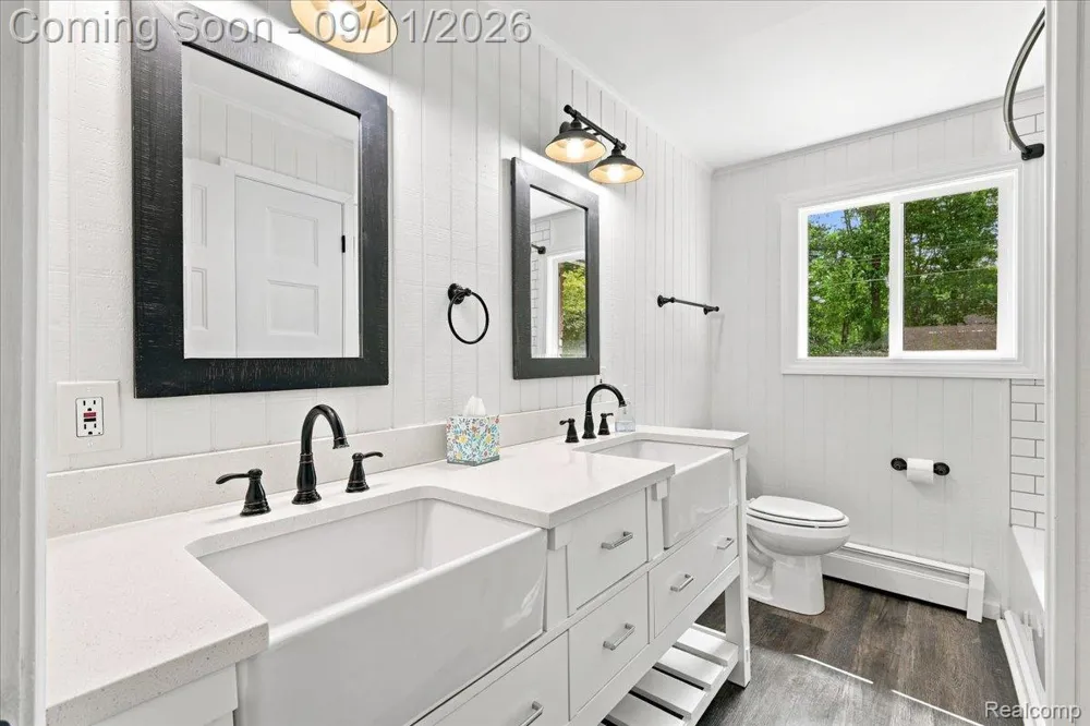 9985 Cedar Island Road White Lake Charter Township, MI 48386