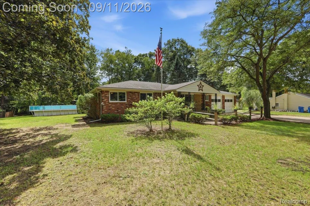 9985 Cedar Island Road White Lake Charter Township, MI 48386