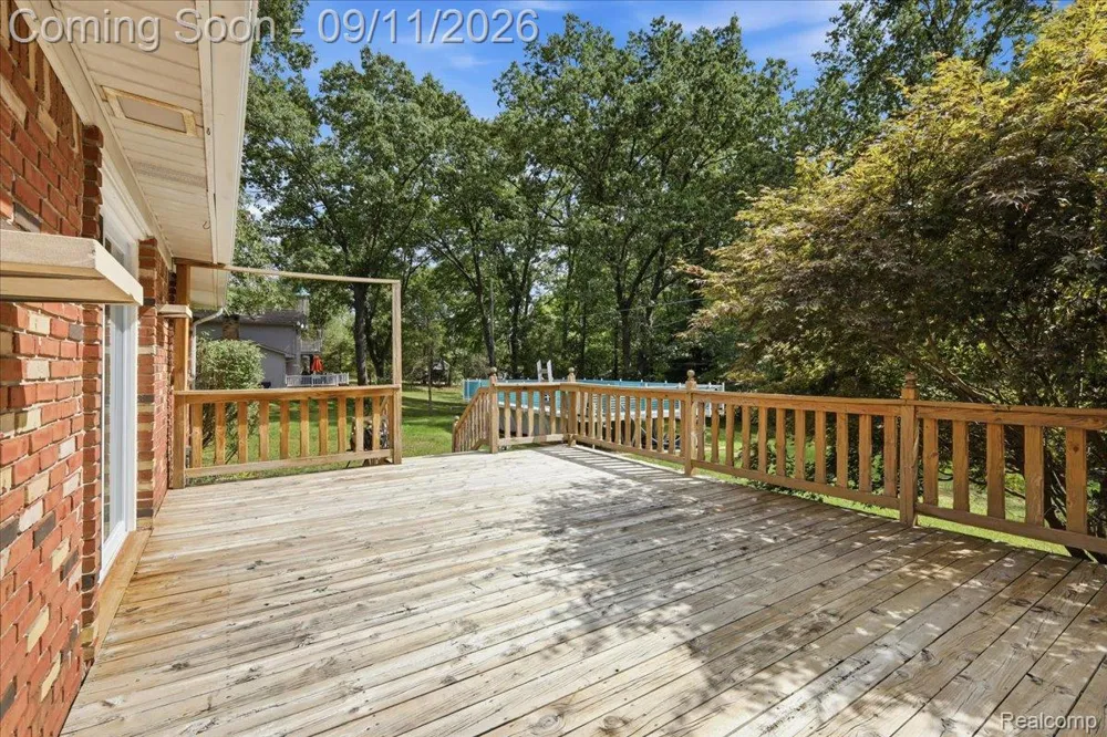 9985 Cedar Island Road White Lake Charter Township, MI 48386