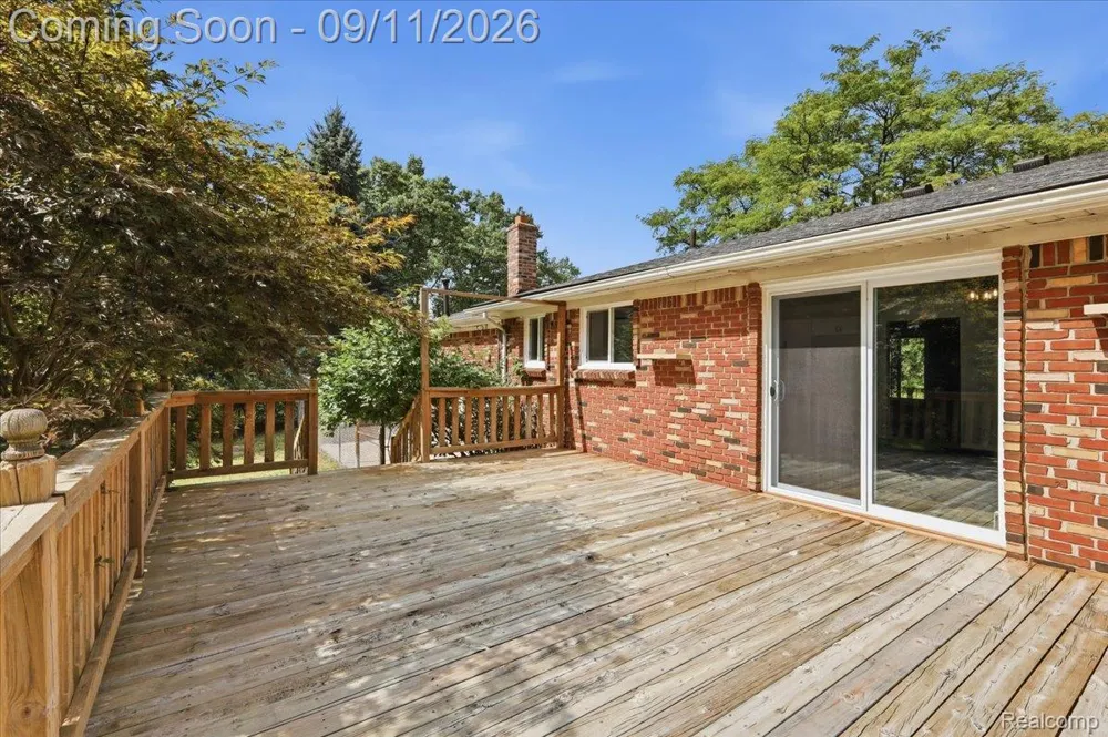 9985 Cedar Island Road White Lake Charter Township, MI 48386