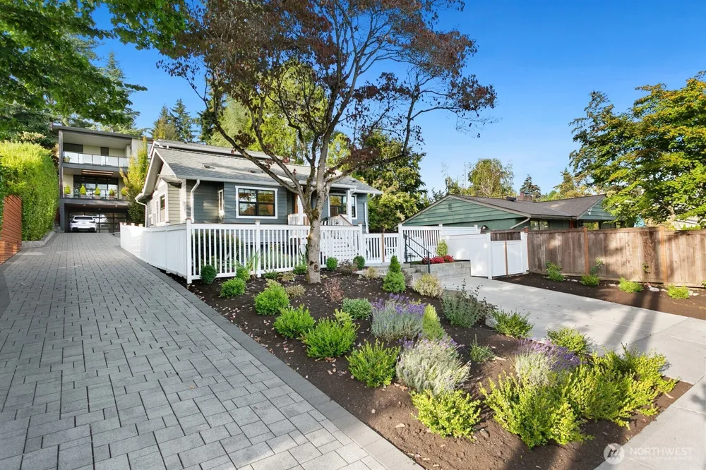 346 10th Avenue Kirkland, WA 98033