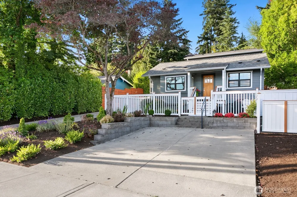 346 10th Avenue Kirkland, WA 98033