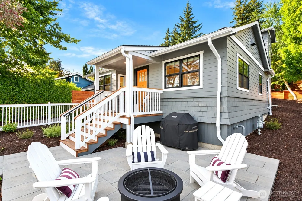 346 10th Avenue Kirkland, WA 98033