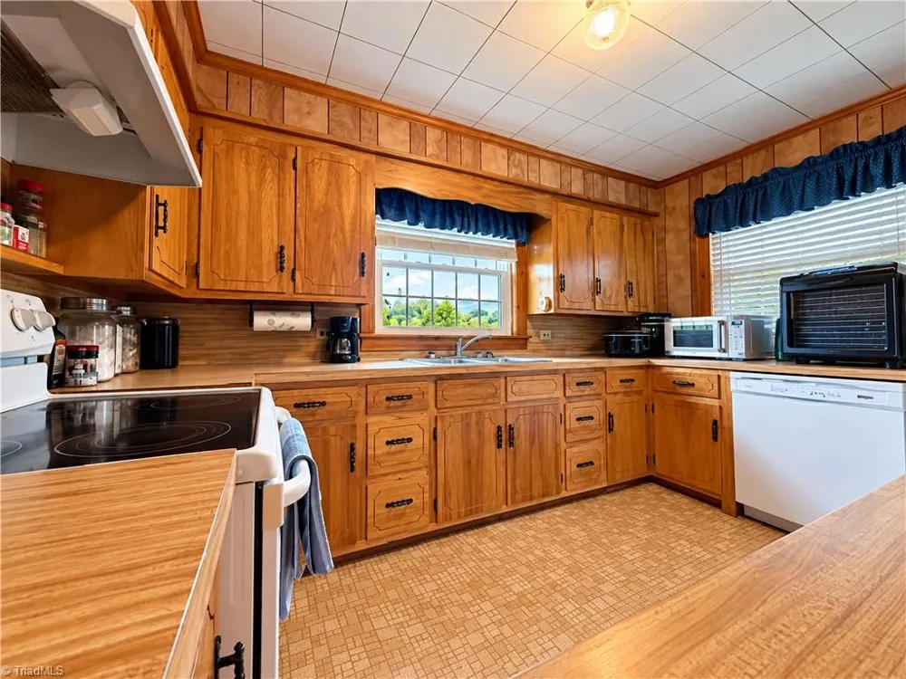678 Dehart Community Ctr Road Hays, NC 28635