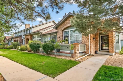 2769 W Greens Court