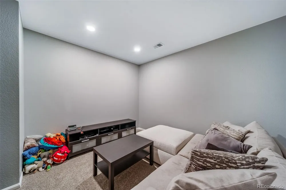 2769 W Greens Court Littleton, CO 80123