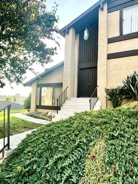 2429 S Ridgewood #4