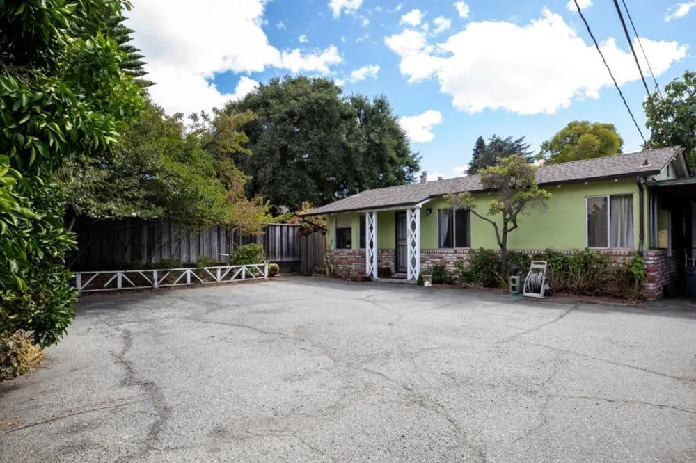 33 Church Street Mountain View, CA 94041