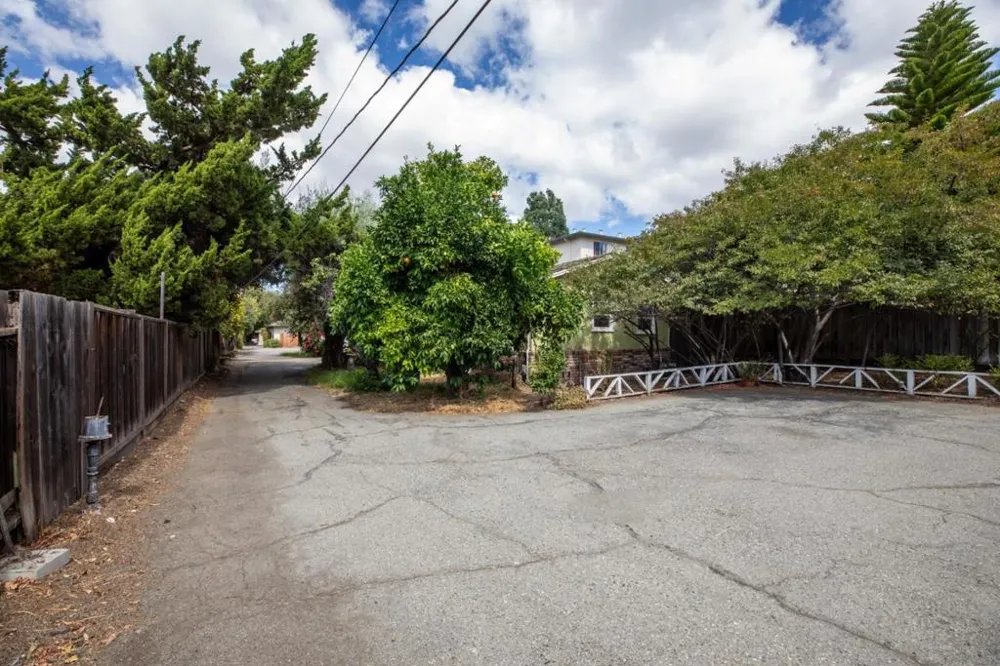 33 Church Street Mountain View, CA 94041