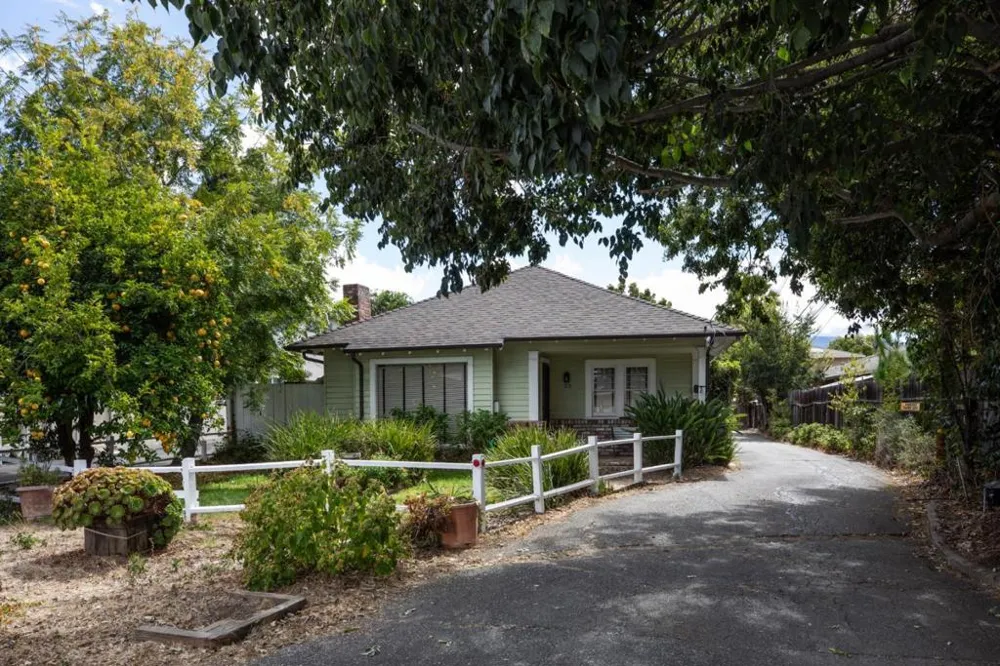 33 Church Street Mountain View, CA 94041