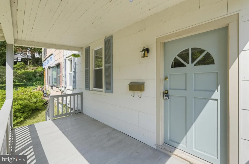 881 ROCK LANE Elkins Park, PA 19027