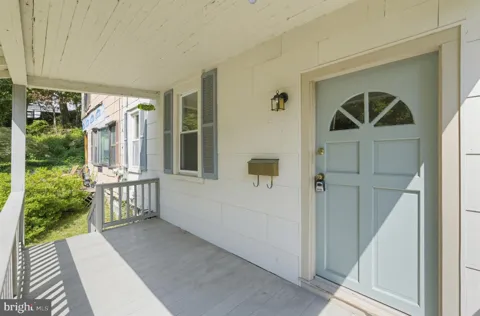 881 ROCK LANE