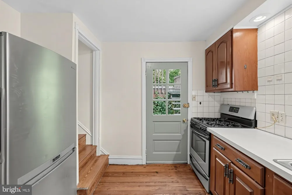 881 ROCK LANE Elkins Park, PA 19027