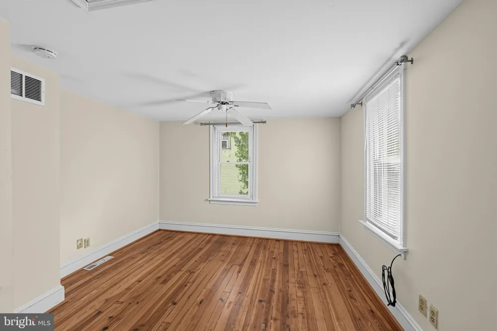 881 ROCK LANE Elkins Park, PA 19027