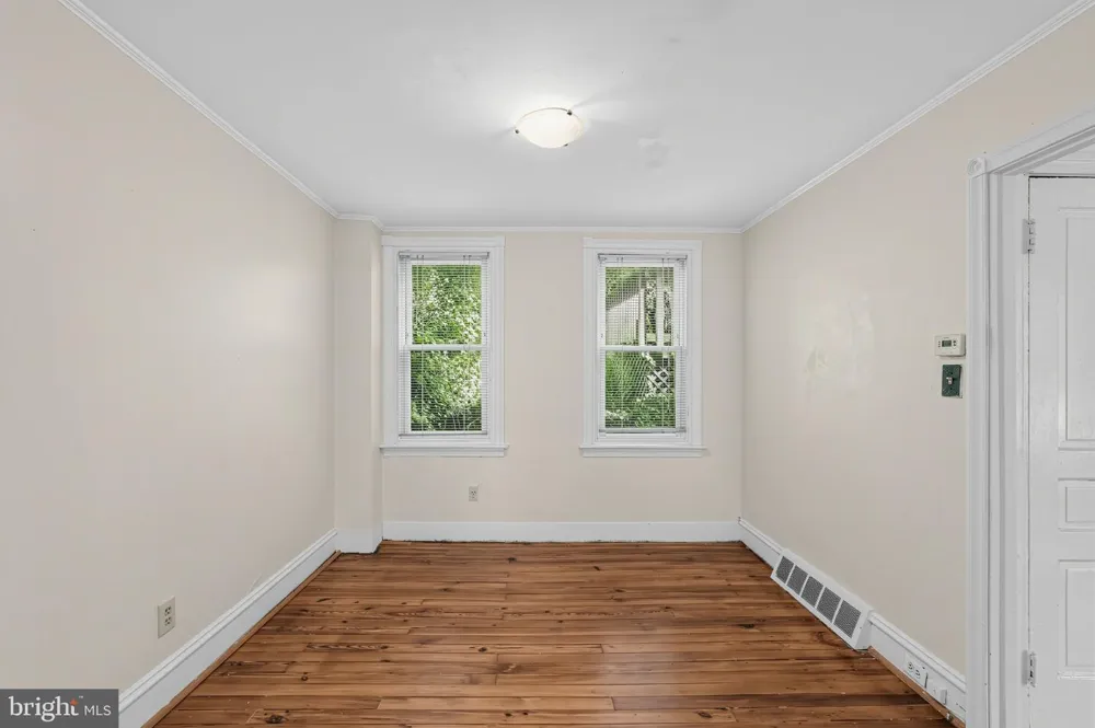 881 ROCK LANE Elkins Park, PA 19027