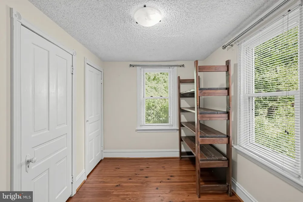 881 ROCK LANE Elkins Park, PA 19027