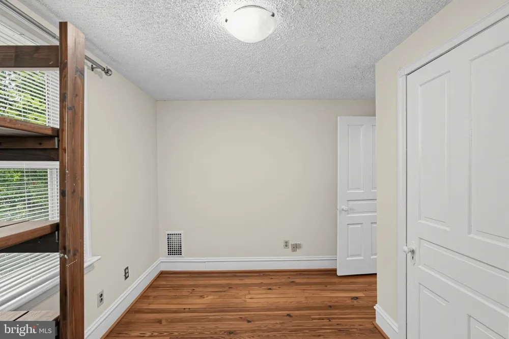 881 ROCK LANE Elkins Park, PA 19027