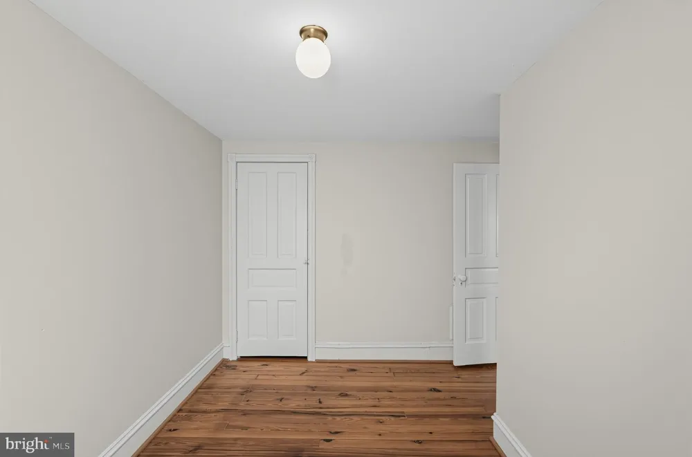 881 ROCK LANE Elkins Park, PA 19027